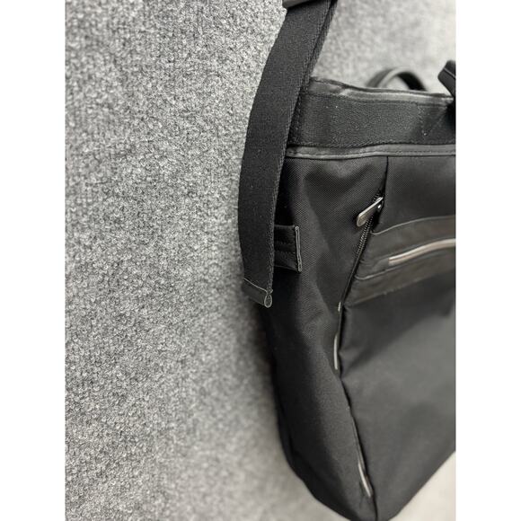 Bugaboo Changing Bag Black Camaleon Fox 16”x12” - Picture 4 of 15